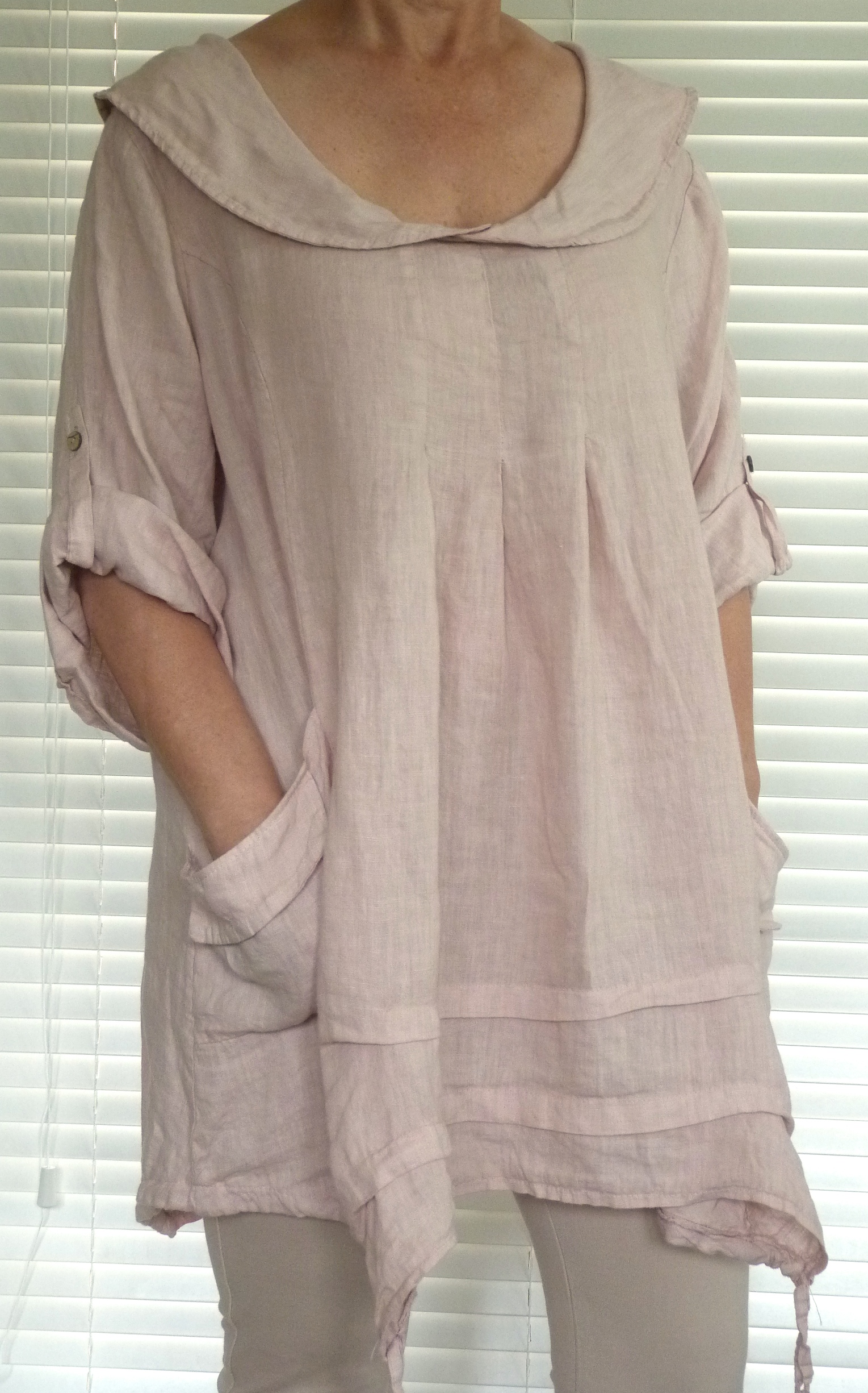 Gorgeous Italian linen lagenlook Artist style top with quirky